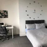 Double-Rooms Free Street Parking Near Lfc