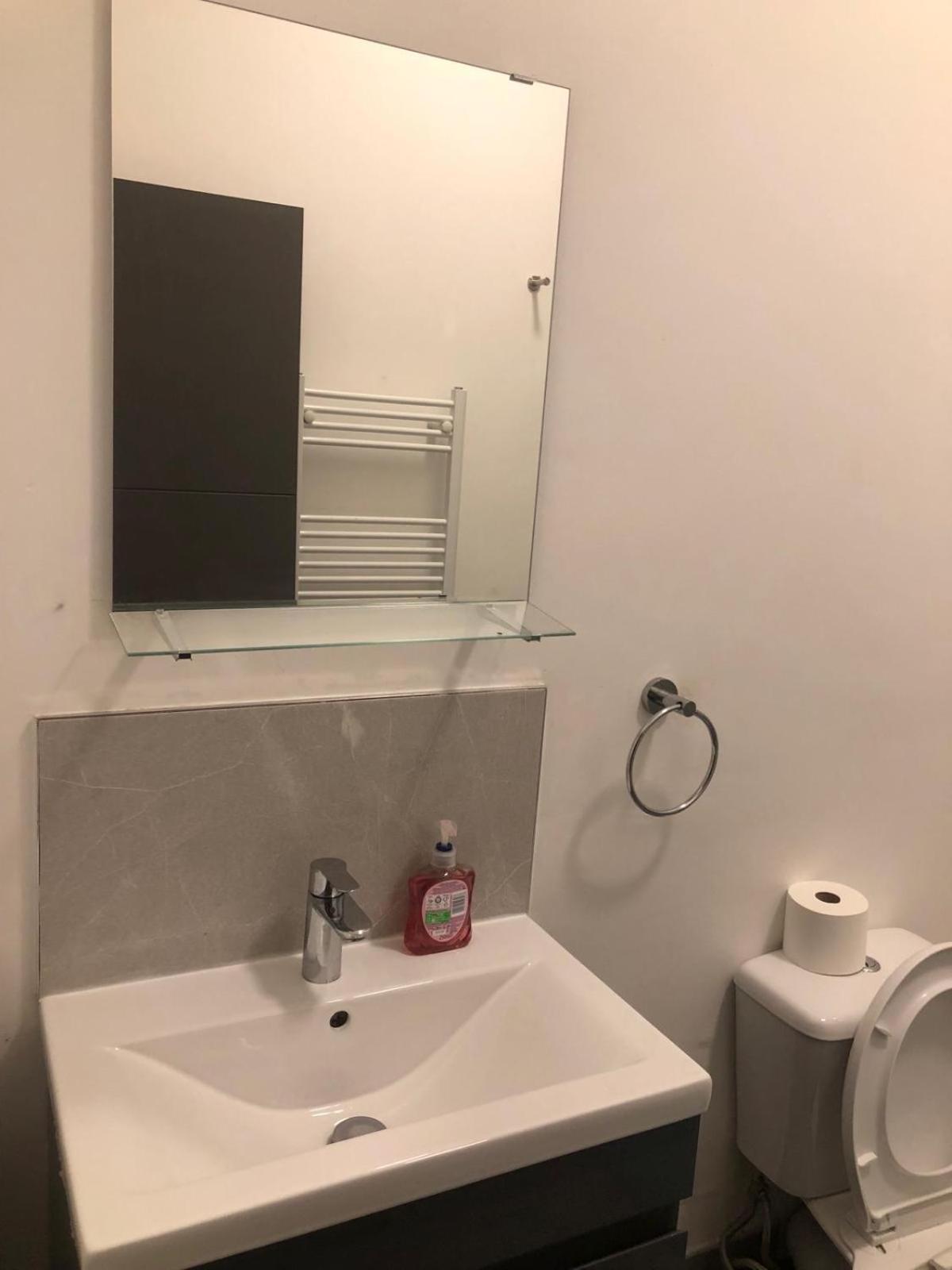 Double-rooms Free Street Parking Near Lfc Bed & Breakfast Liverpool