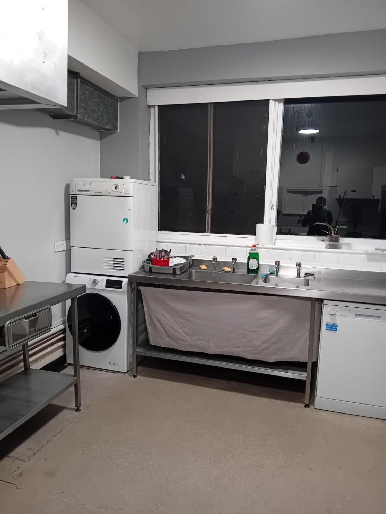 Double-rooms Free Street Parking Near Lfc Liverpool